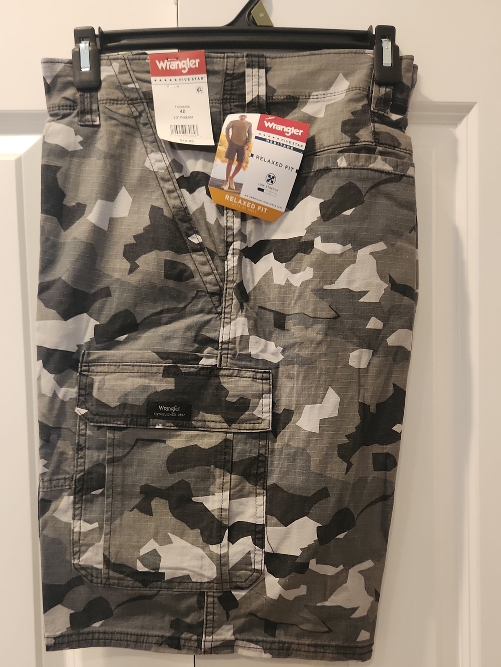 Wrangler Men's Gray Camo Cargo Shorts